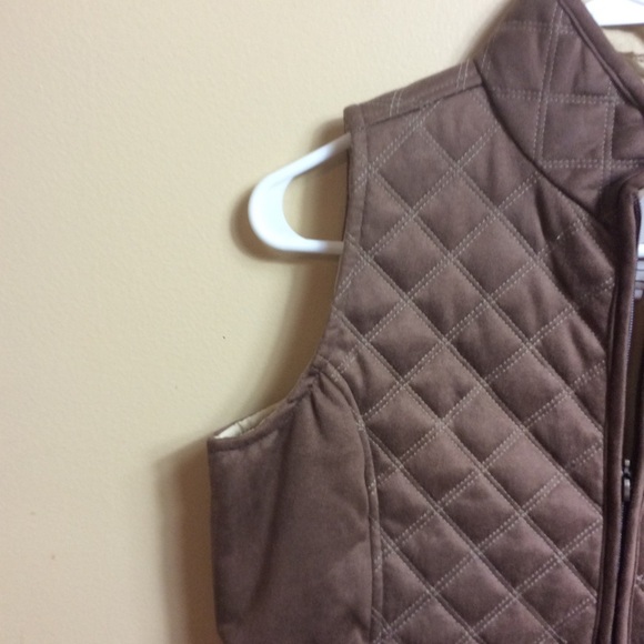 Equine Couture Natasha quilted vest. Brown medium - Picture 3 of 8